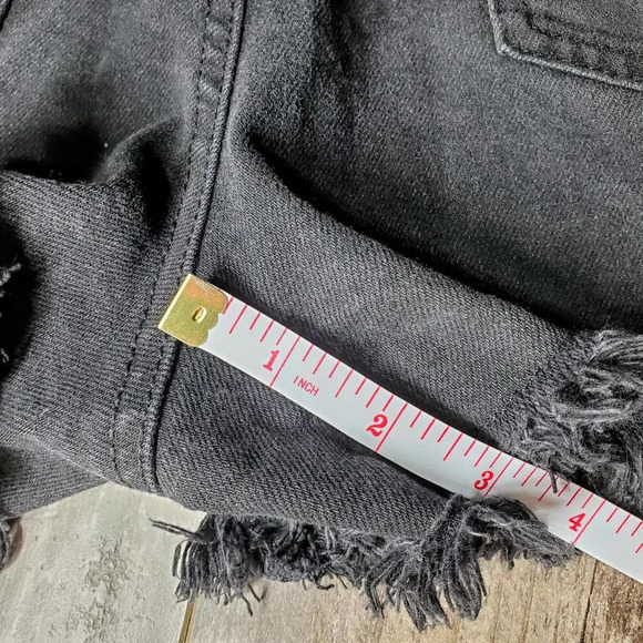 No Boundaries Raw Hem Cutoff Jean Shorts Distressed Black Size 15 Juniors - Picture 5 of 12